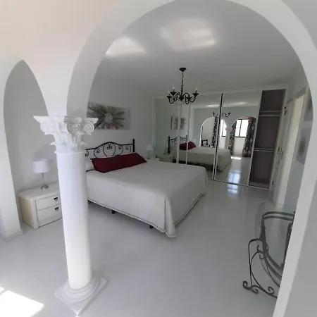 Tango House